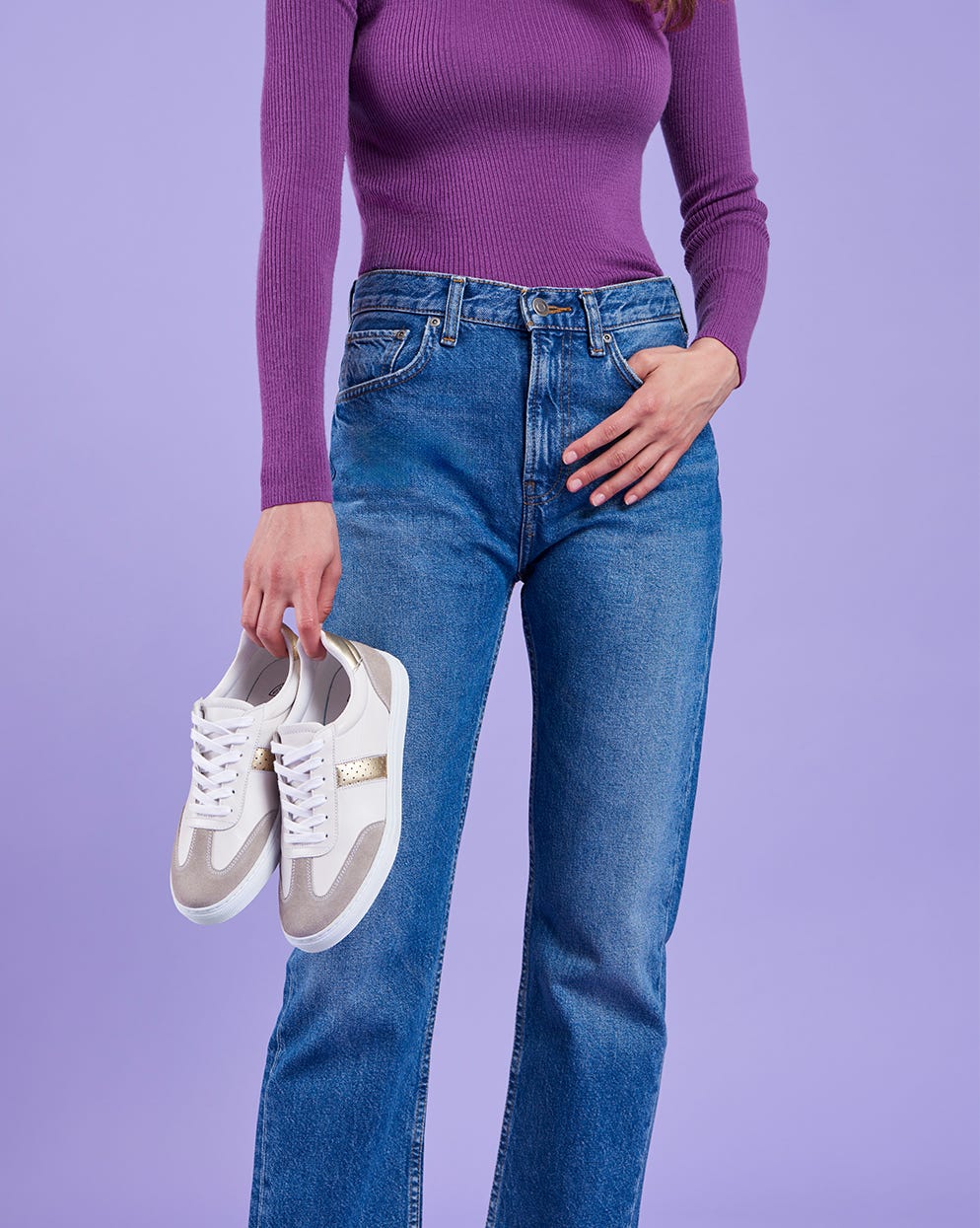 Comment composer un joli look femme 50 ans jean baskets