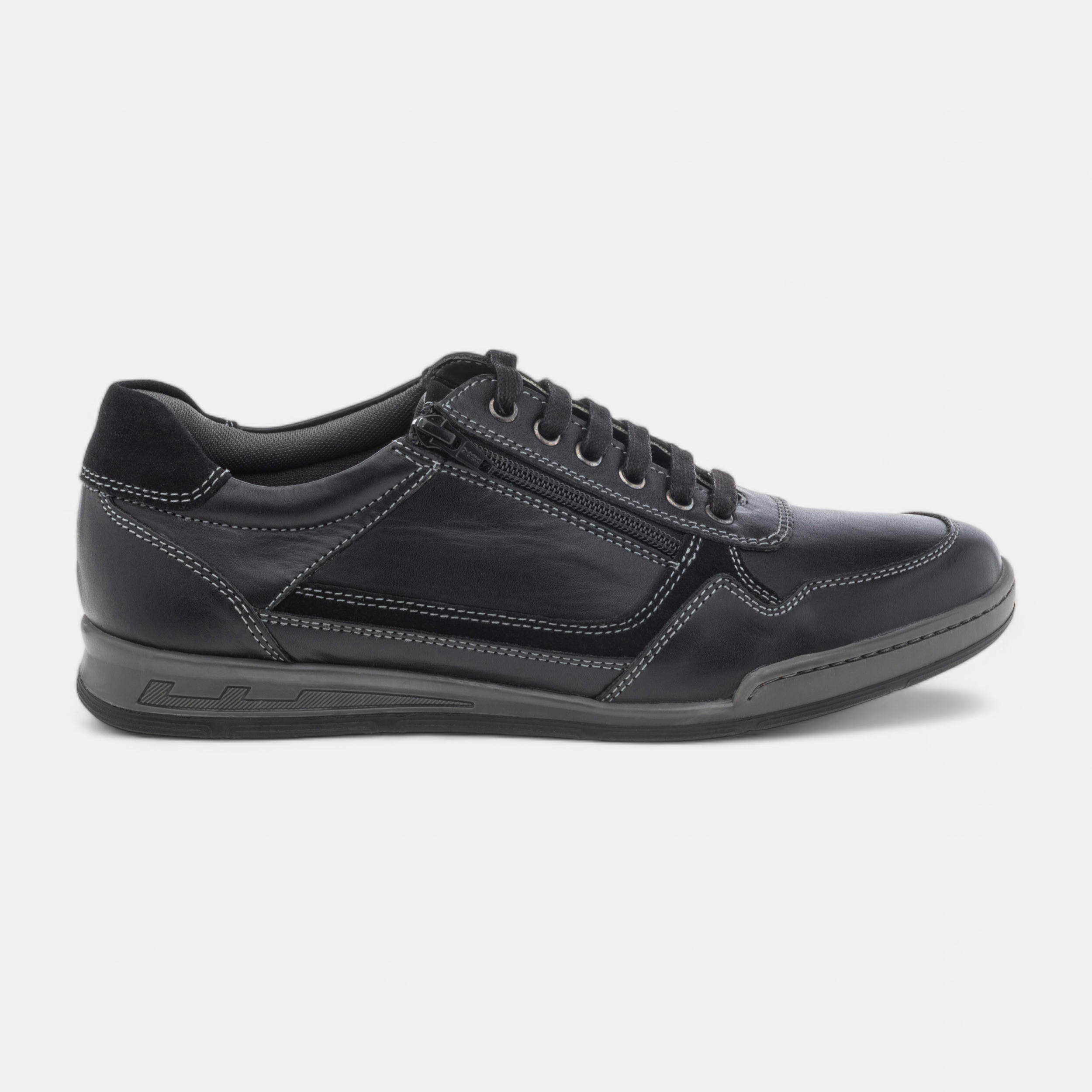 Low trainers Men in leather black Europe EN