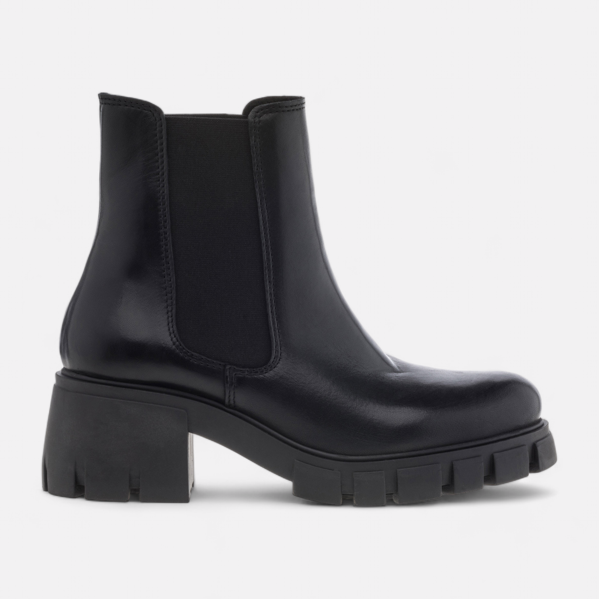 Black leather heeled chelsea boots womens online