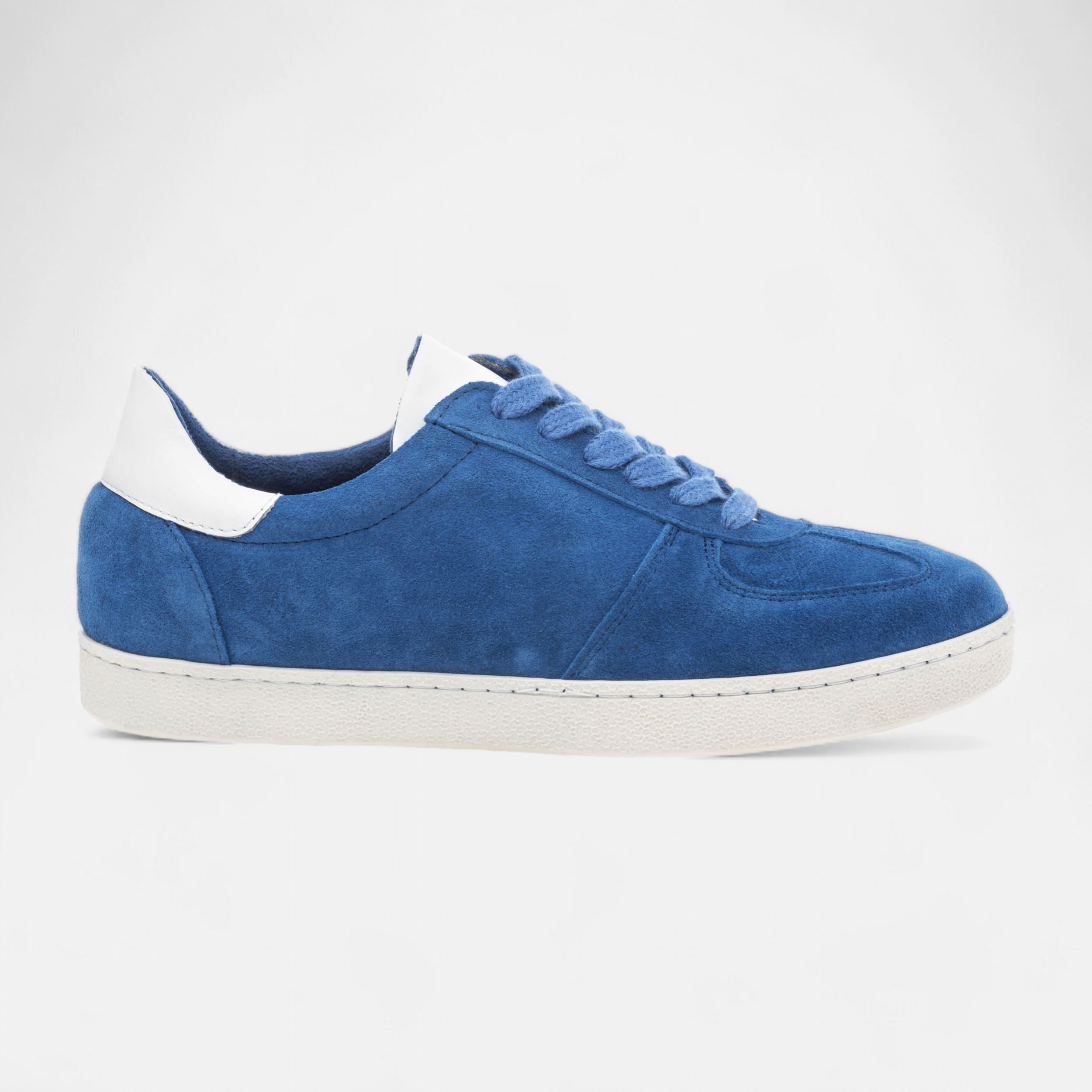 Low trainers Women in leather blue Europe EN